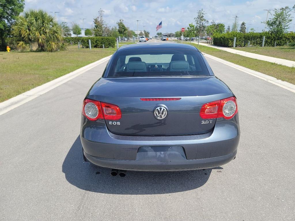 2008 Volkswagen Eos - $11,250