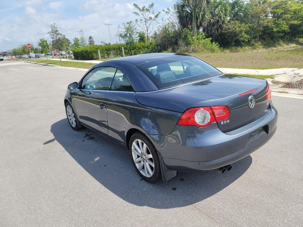 2008 Volkswagen Eos - $11,250