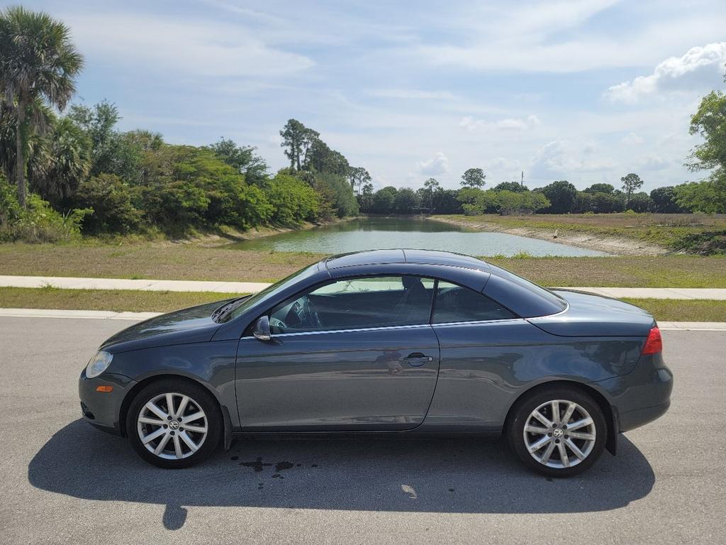 2008 Volkswagen Eos - $11,250