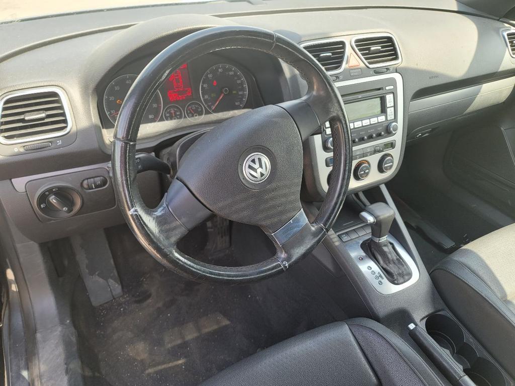 2008 Volkswagen Eos - $11,250
