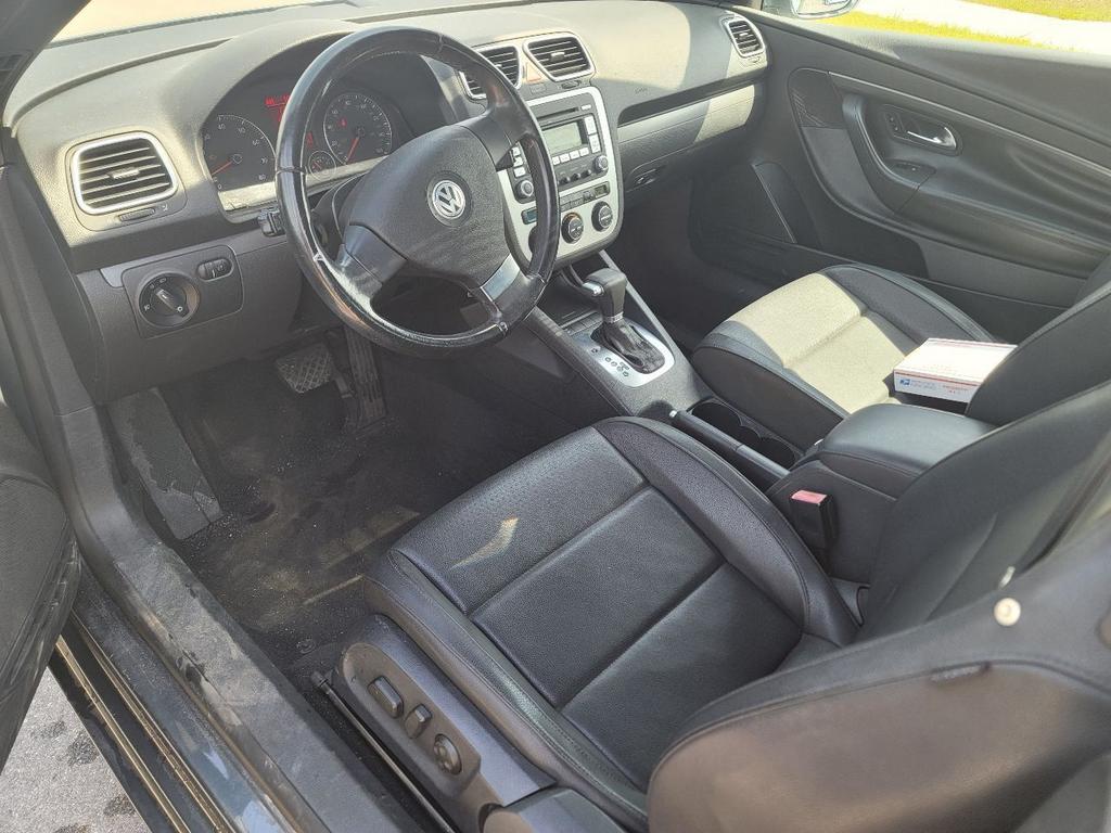 2008 Volkswagen Eos - $11,250