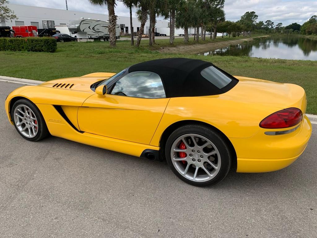 2005 Dodge Viper - $57,550