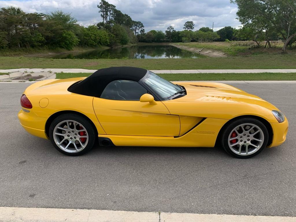 2005 Dodge Viper - $57,550