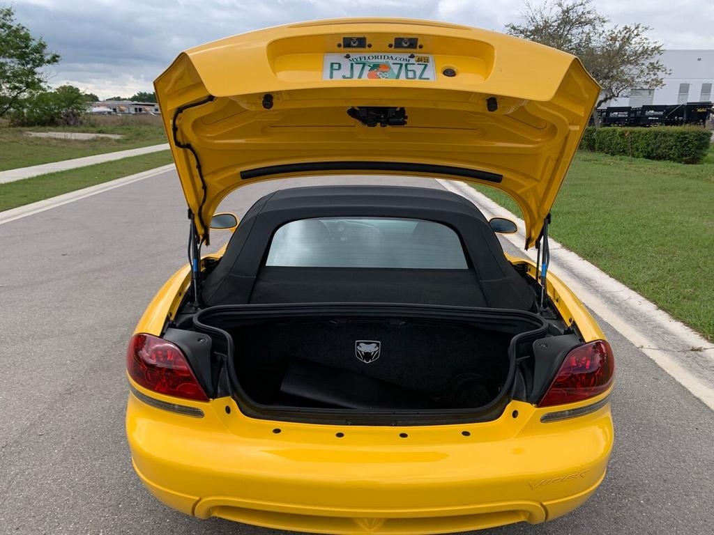2005 Dodge Viper - $57,550