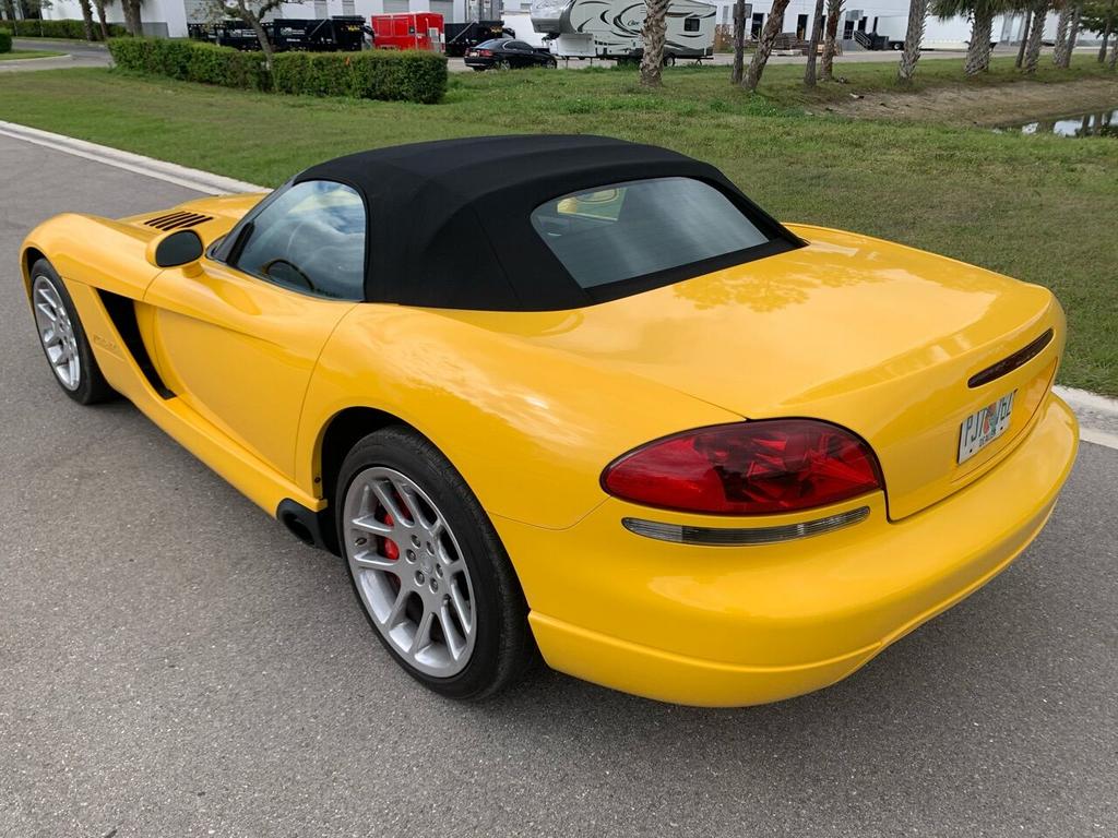2005 Dodge Viper - $57,550