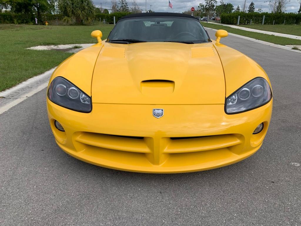 2005 Dodge Viper - $57,550