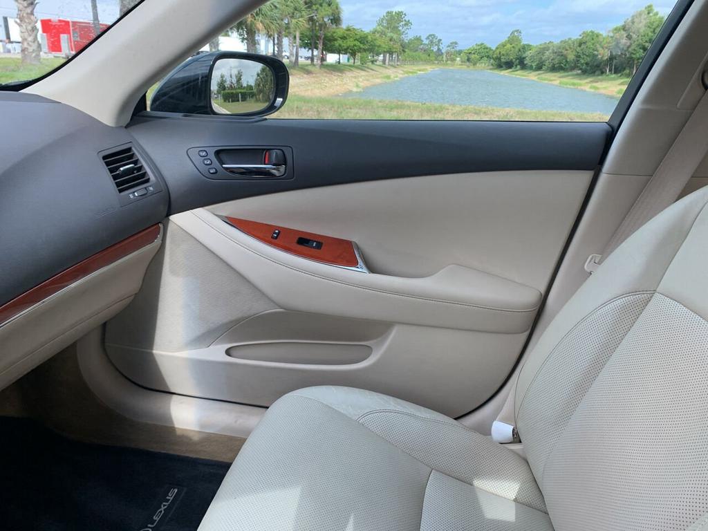 2010 Lexus ES - $16,750