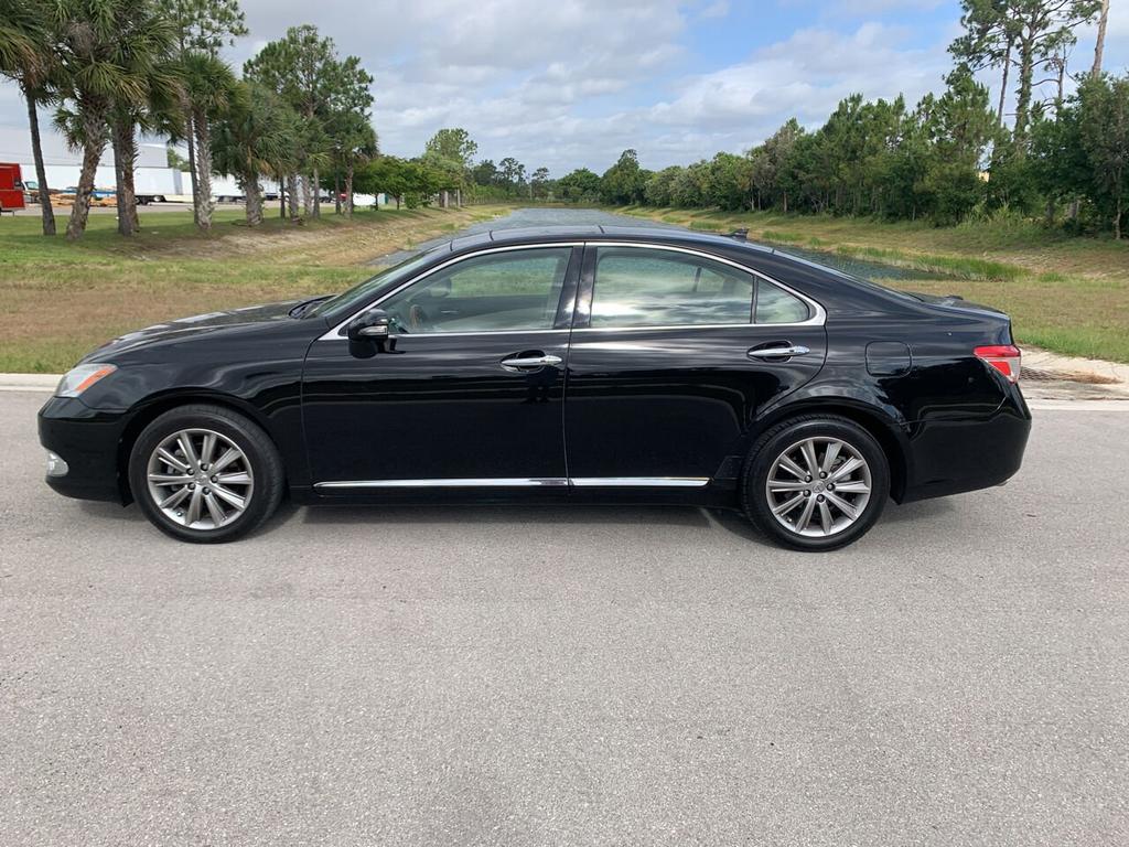 2010 Lexus ES - $16,750