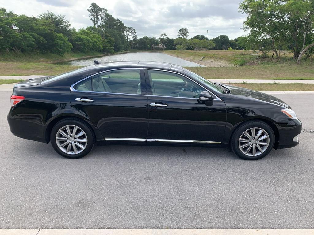 2010 Lexus ES - $16,750