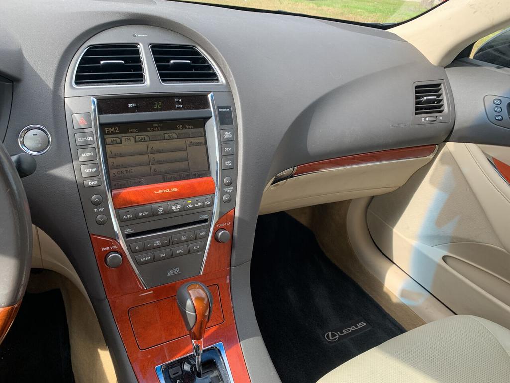 2010 Lexus ES - $16,750