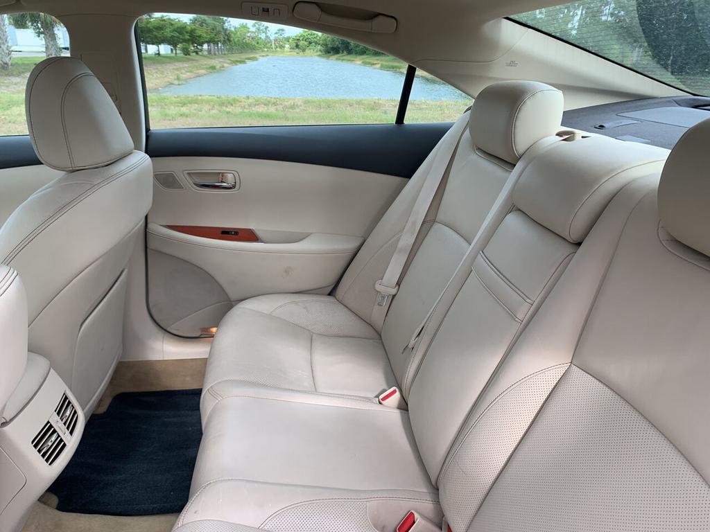2010 Lexus ES - $16,750