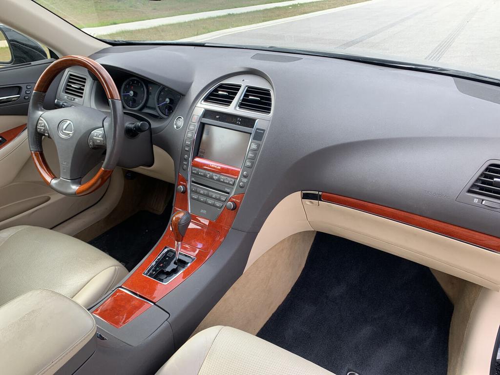 2010 Lexus ES - $16,750