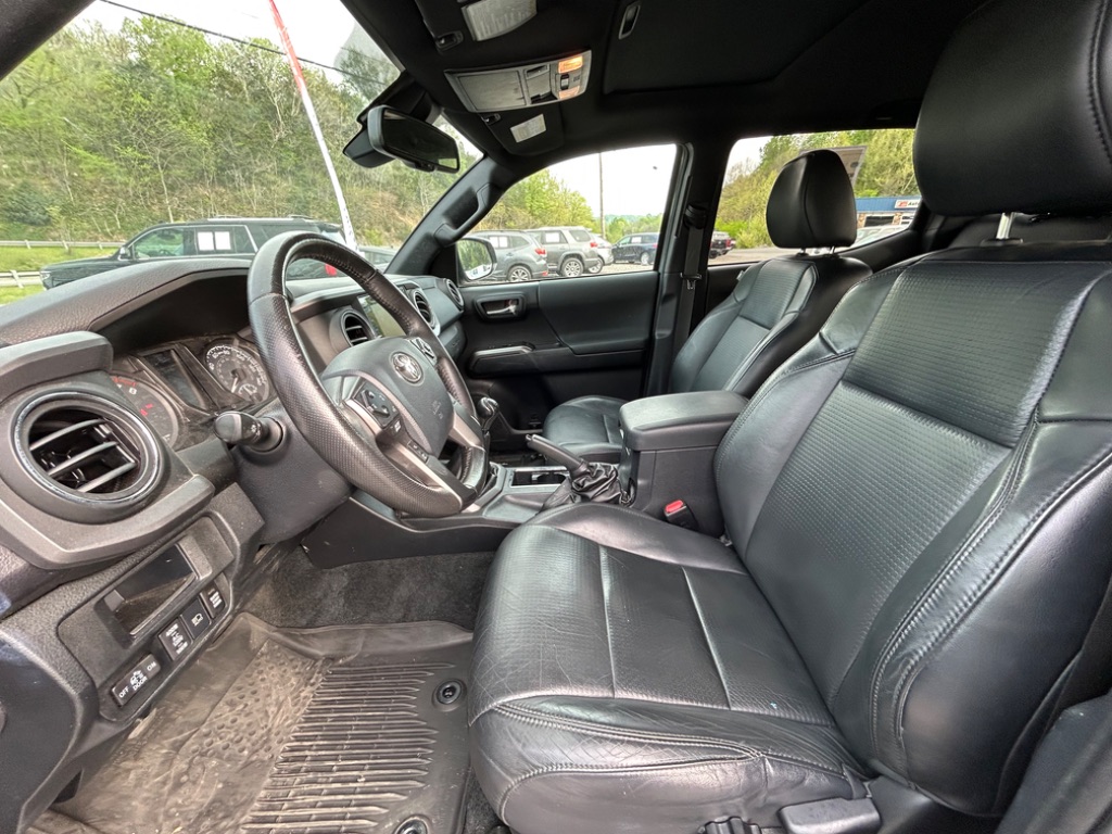 2019 Toyota Tacoma TRD Sport photo
