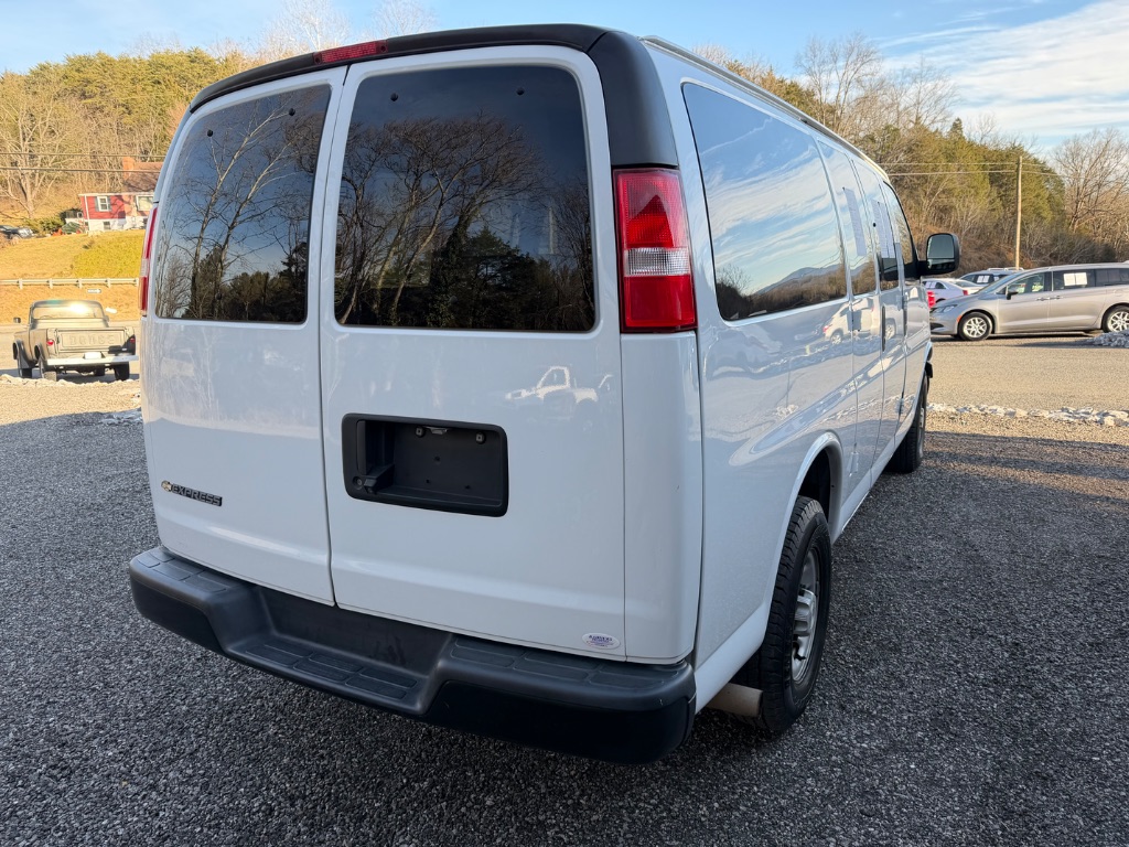 2019 Chevrolet Express - $25,950