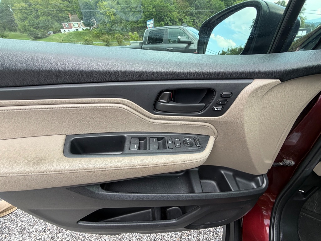 2019 Honda Odyssey - $17,950
