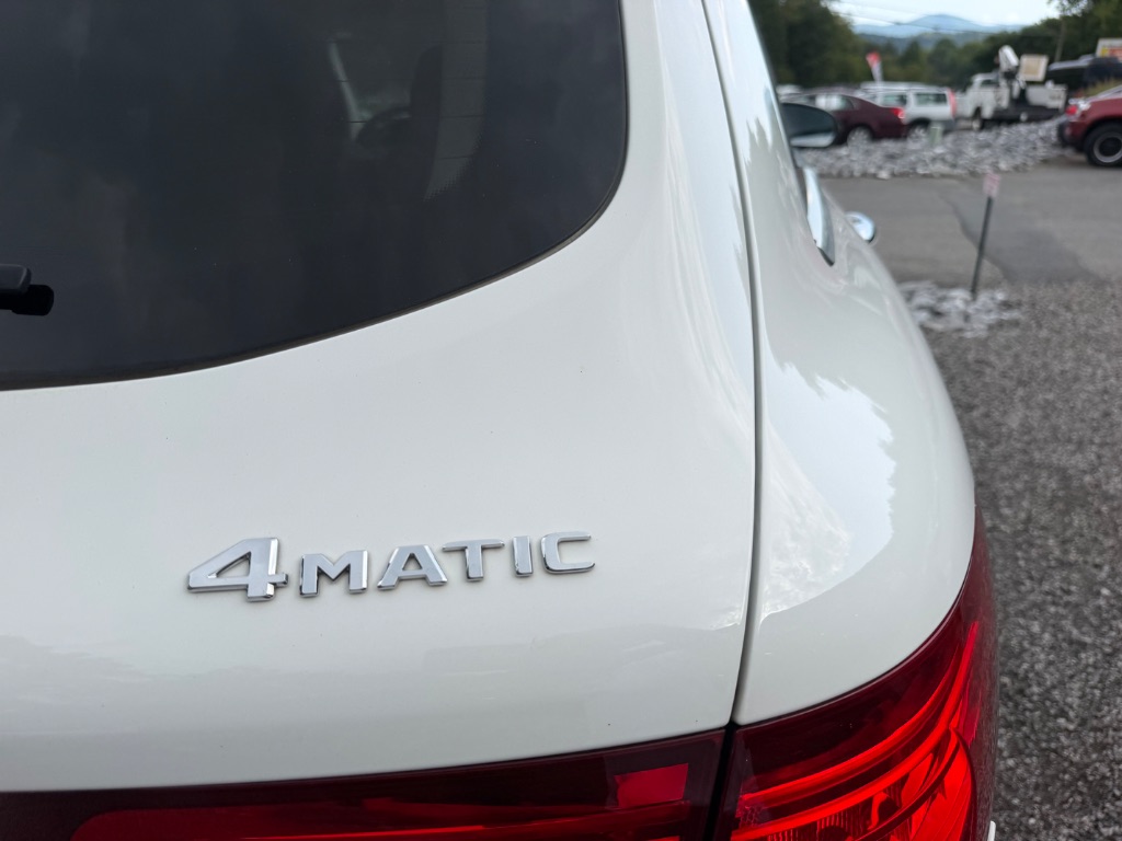 2018 Mercedes-Benz C-Class - $20,950