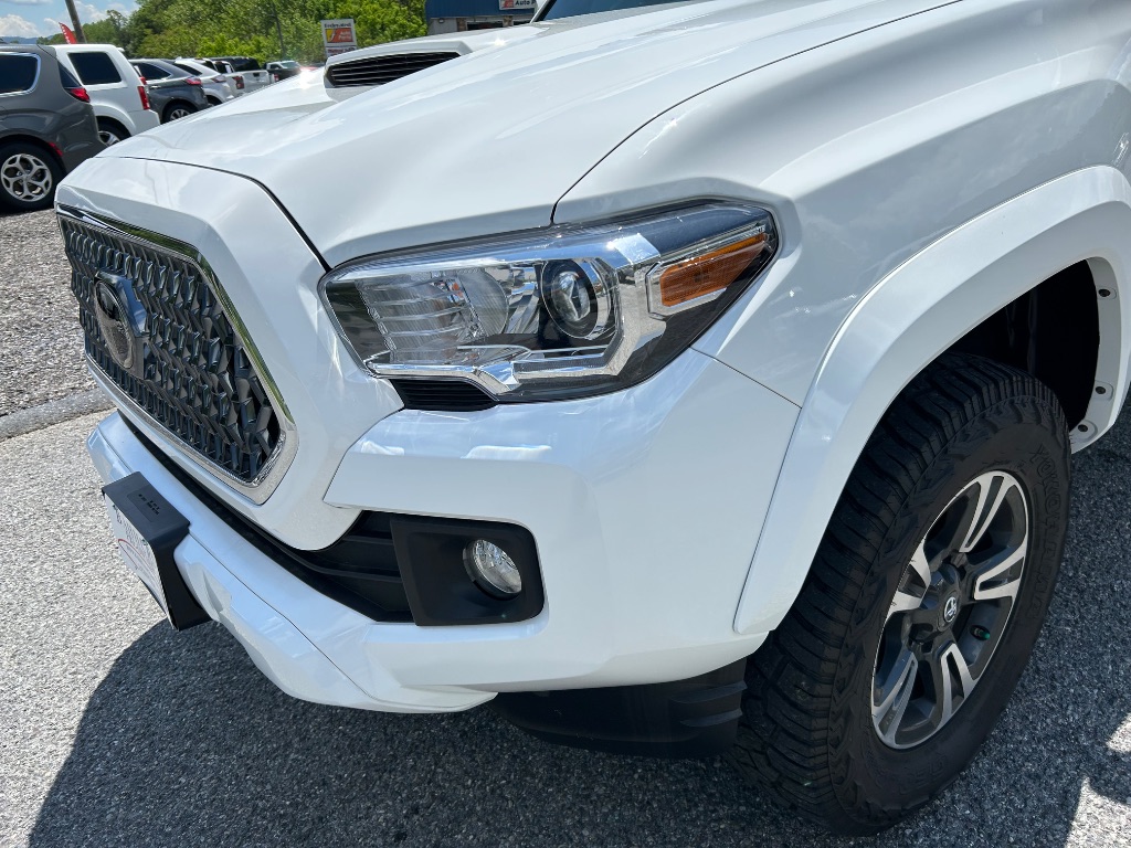 2018 Toyota Tacoma TRD Sport photo