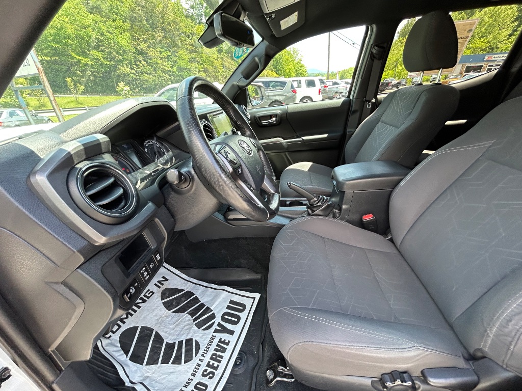 2018 Toyota Tacoma TRD Sport photo