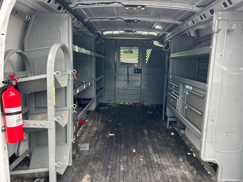 2017 Chevrolet G2500 Vans Express photo