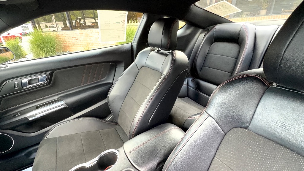 2016 Ford Mustang - $28,950
