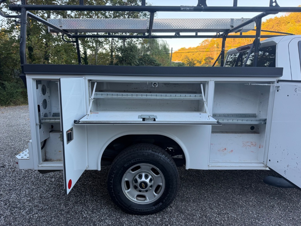 2022 Chevrolet Silverado Hd - $29,950