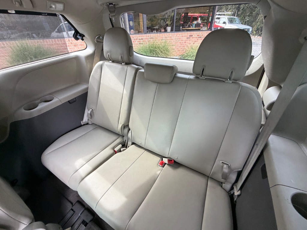 2013 Toyota Sienna - $13,950