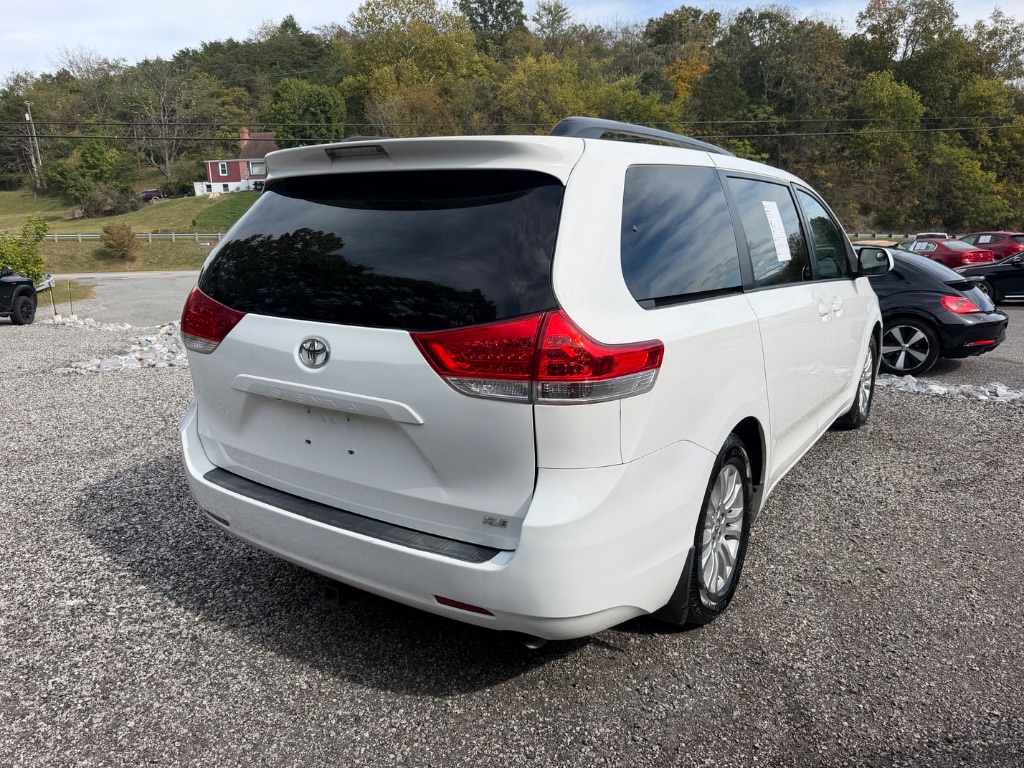 2013 Toyota Sienna - $13,950