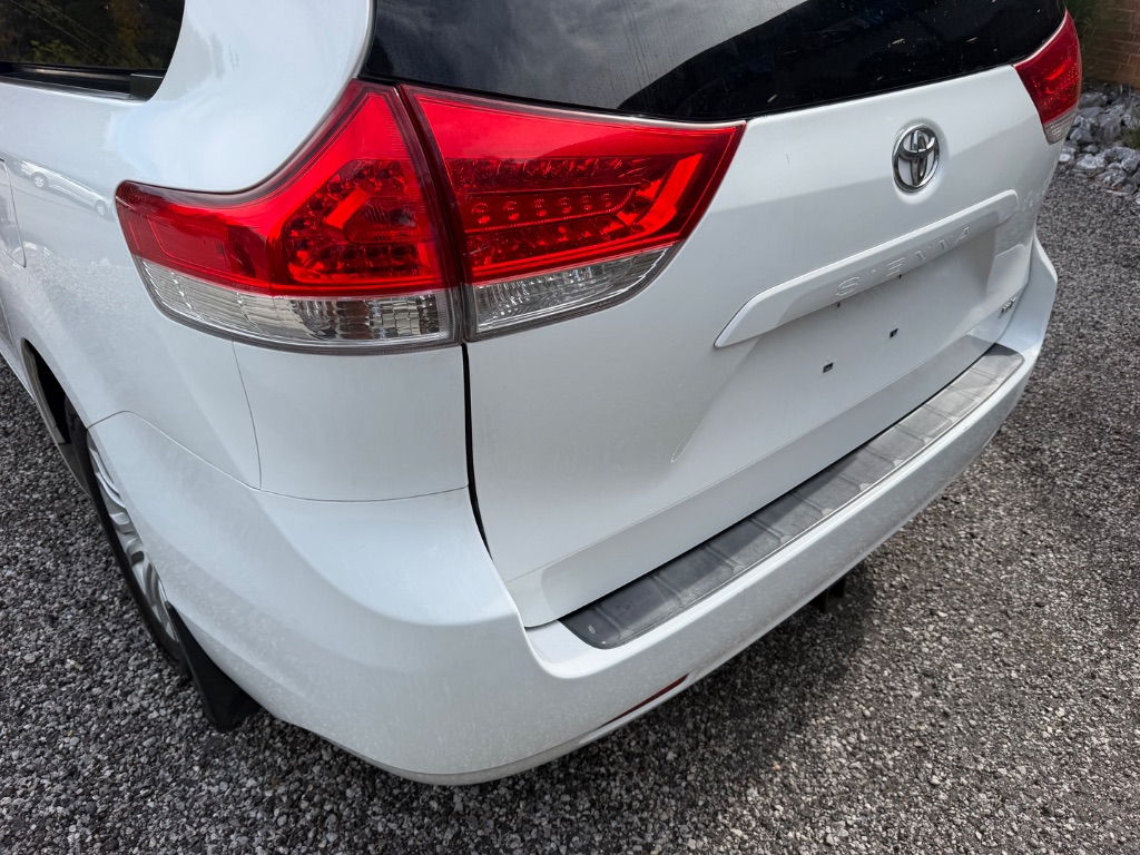 2013 Toyota Sienna - $13,950