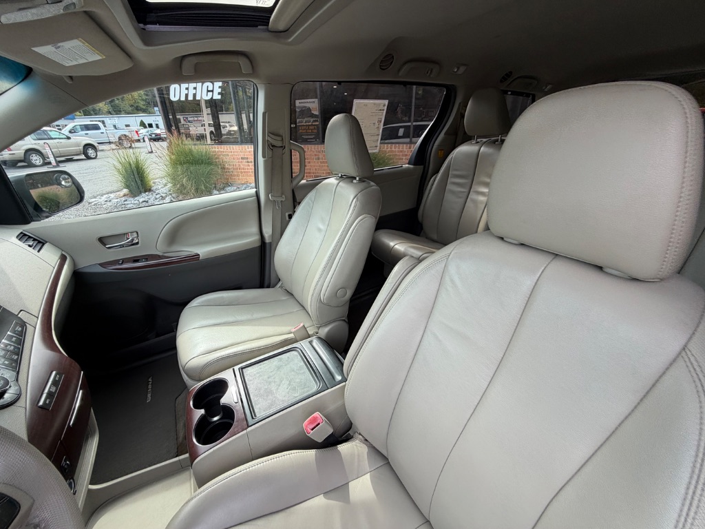 2013 Toyota Sienna - $13,950