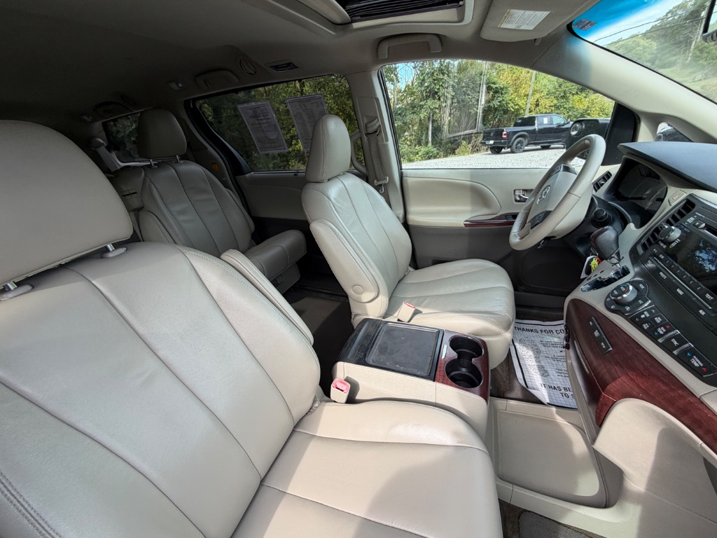 2013 Toyota Sienna - $13,950
