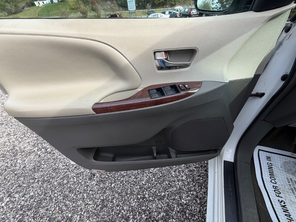 2013 Toyota Sienna - $13,950