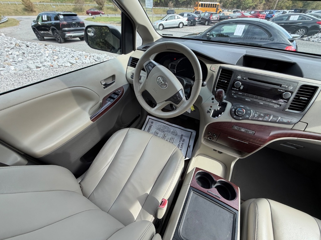 2013 Toyota Sienna - $13,950