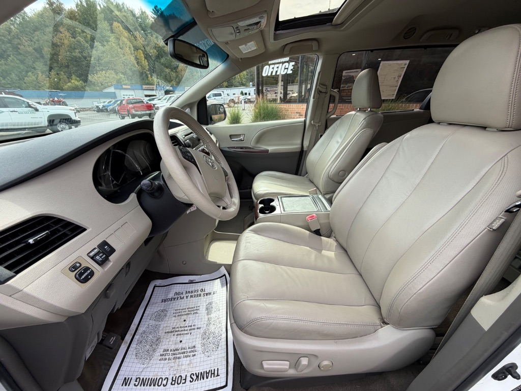 2013 Toyota Sienna - $13,950
