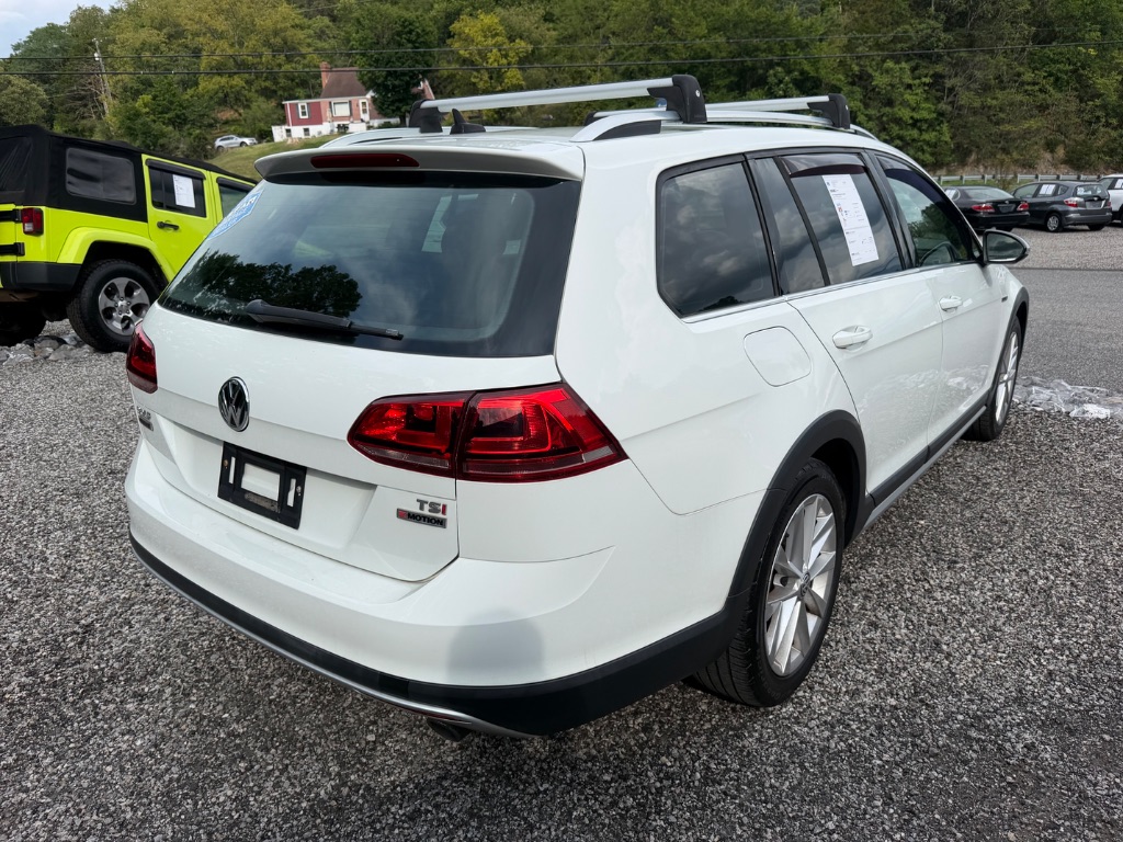 2017 Volkswagen Golf - $9,950