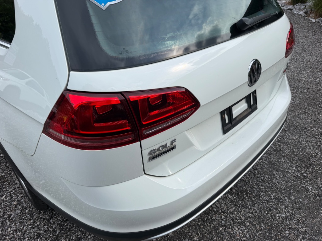 2017 Volkswagen Golf - $9,950