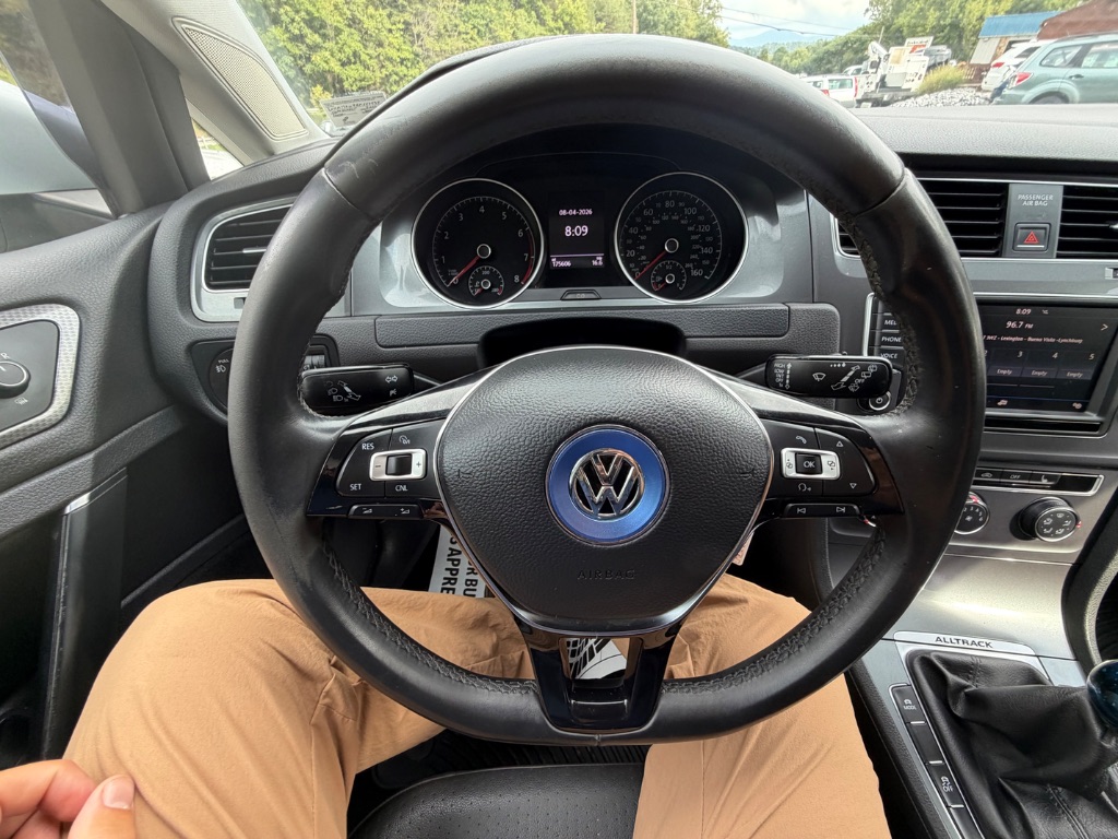 2017 Volkswagen Golf - $9,950