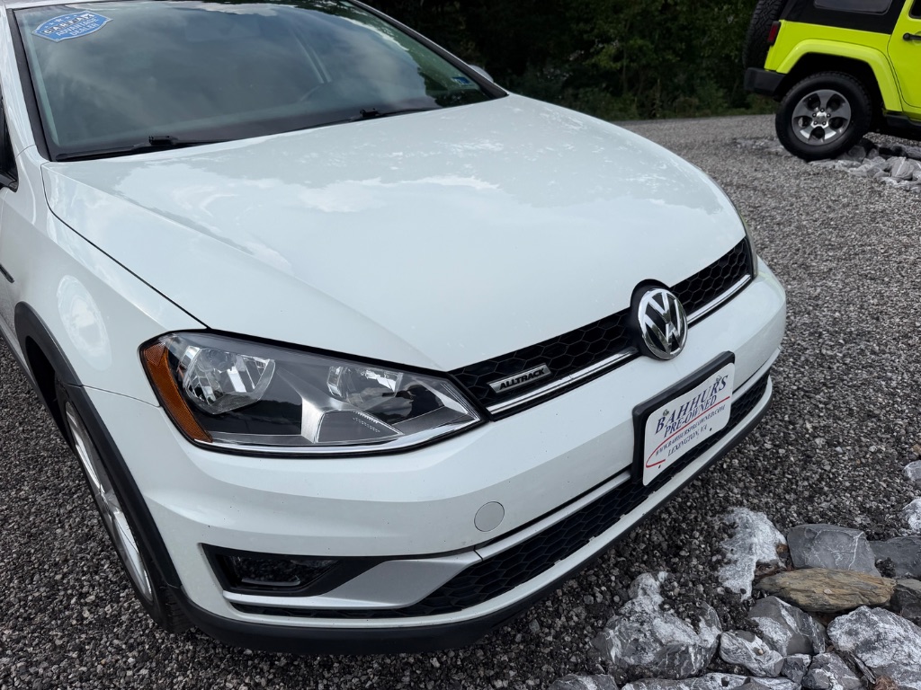 2017 Volkswagen Golf - $9,950
