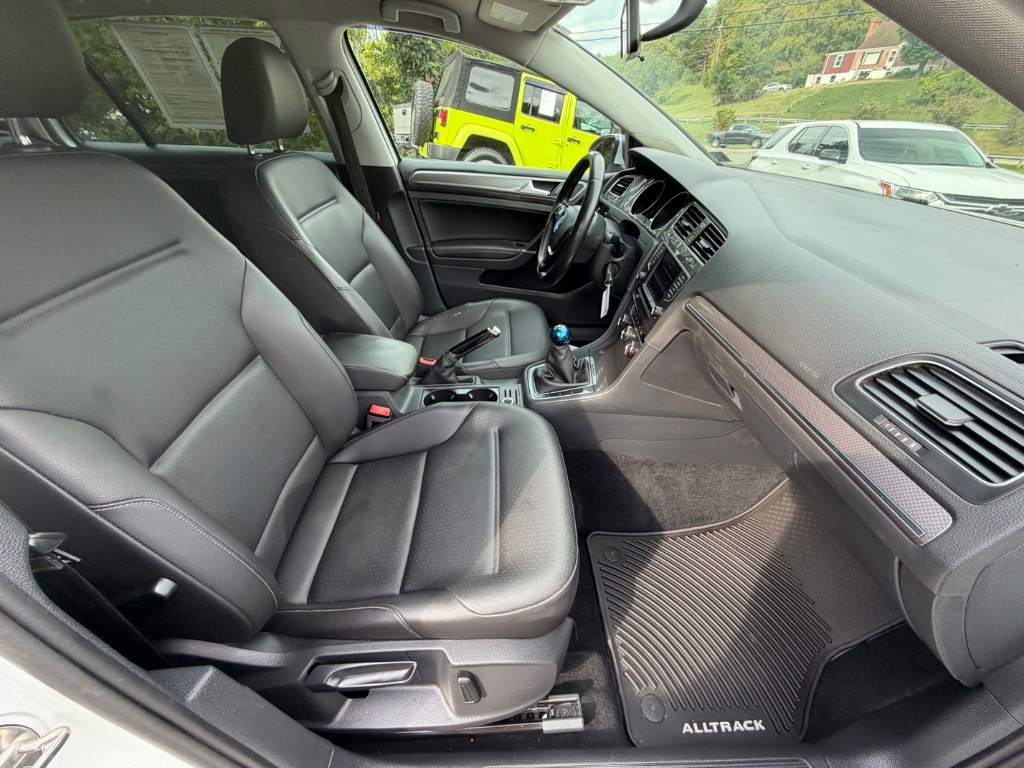 2017 Volkswagen Golf - $9,950