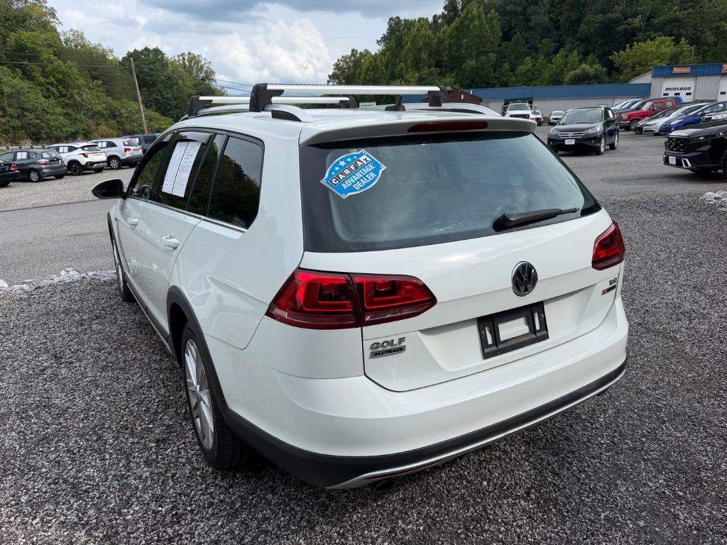 2017 Volkswagen Golf - $9,950