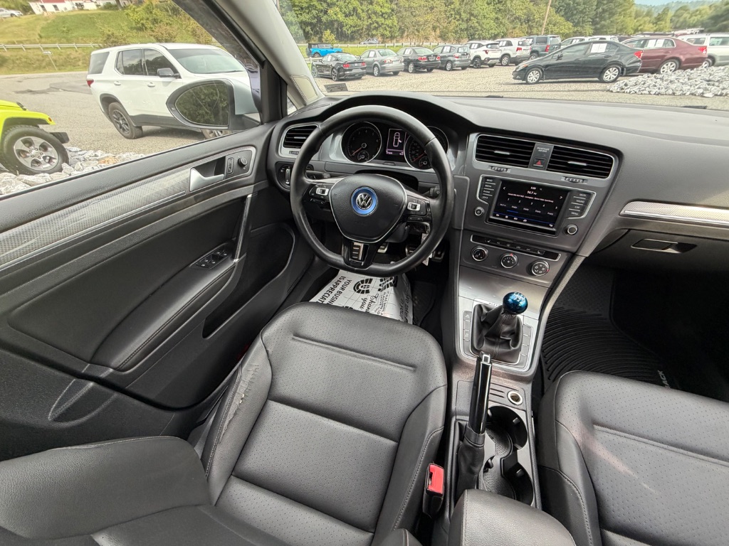 2017 Volkswagen Golf - $9,950