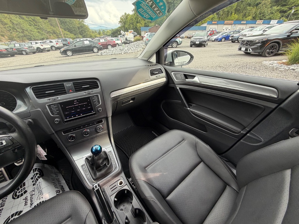 2017 Volkswagen Golf - $9,950