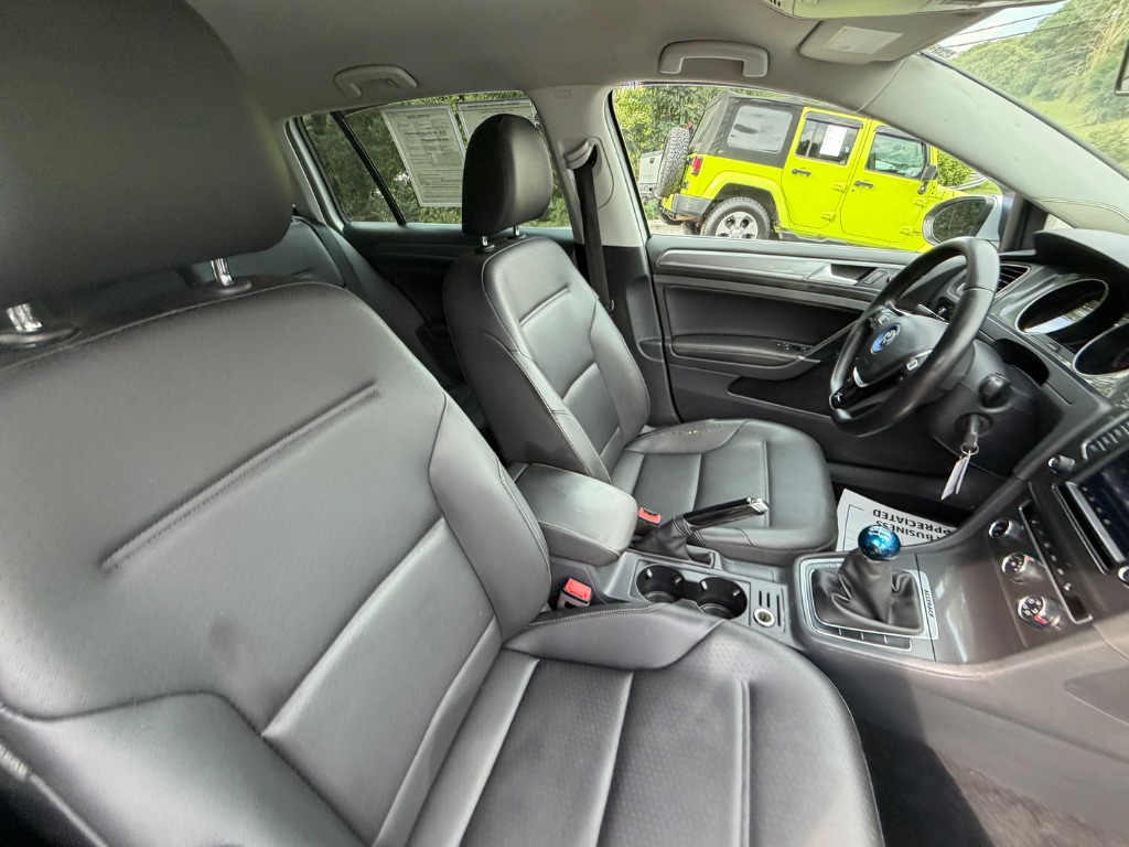 2017 Volkswagen Golf - $9,950