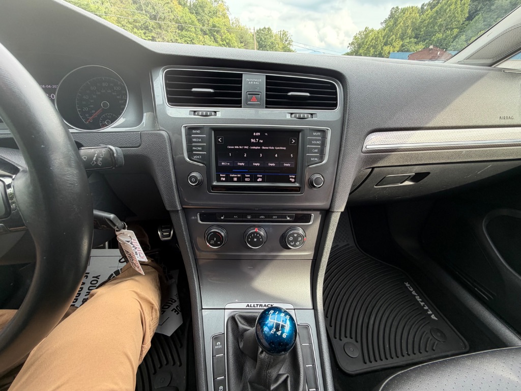 2017 Volkswagen Golf - $9,950