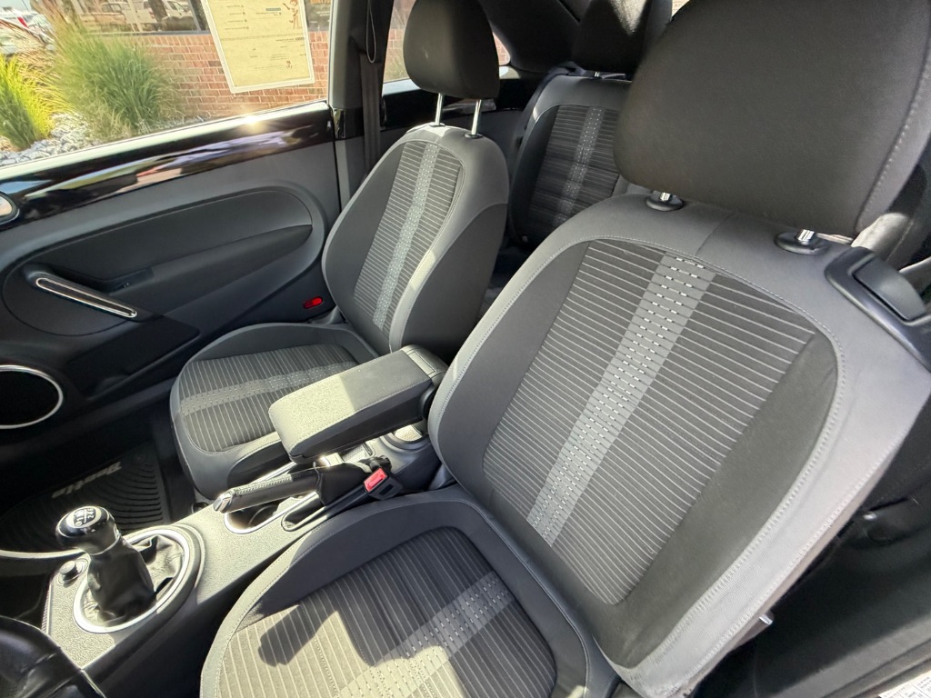2014 Volkswagen Beetle - $13,950