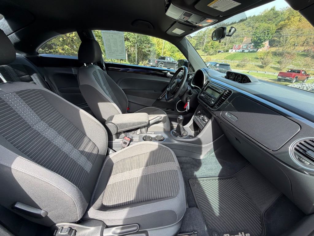 2014 Volkswagen Beetle - $13,950