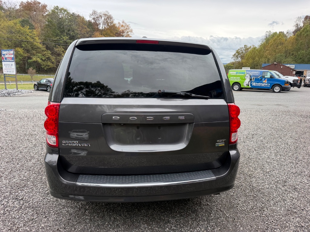 2019 Dodge Grand Caravan - $18,950