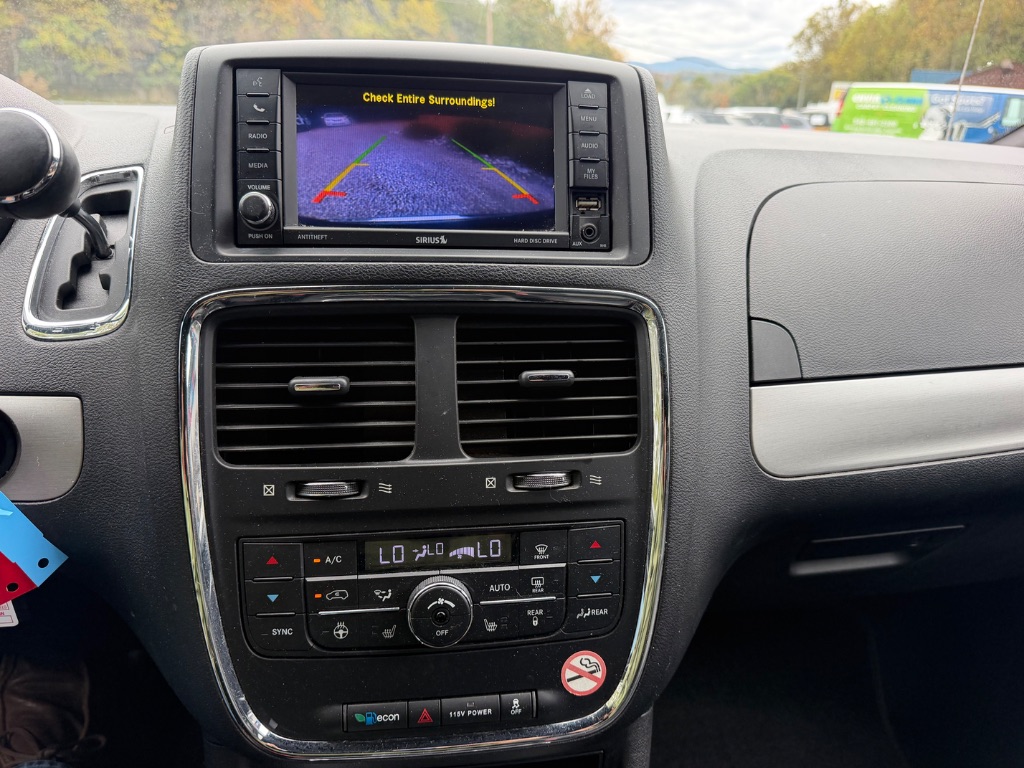 2019 Dodge Grand Caravan - $18,950