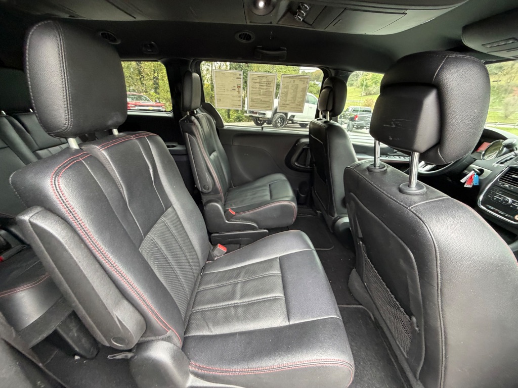 2019 Dodge Grand Caravan - $18,950