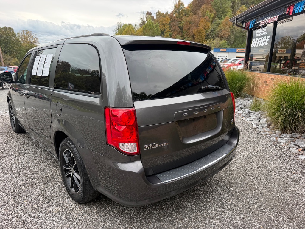 2019 Dodge Grand Caravan - $18,950
