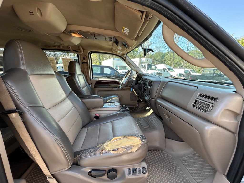 2003 Ford Excursion Eddie Bauer photo